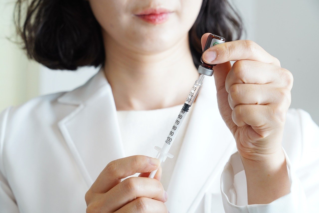 看護師がクリニックへ転職する際の給料の相場は？